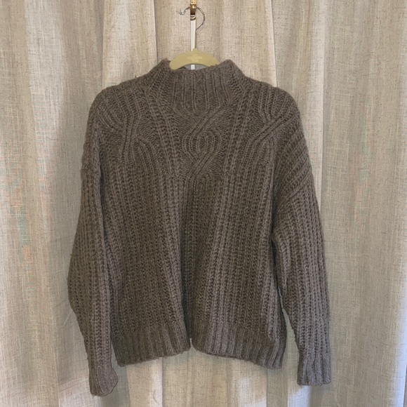 Cozy Aerie Gray/Brown Women's Sweater - Picture 1 of 3